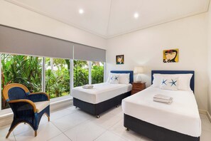 3 bedrooms, iron/ironing board, free WiFi