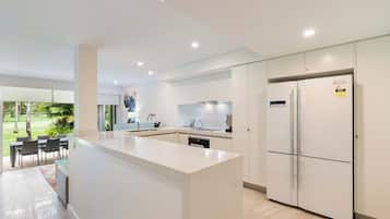 Oven, stovetop, dishwasher, coffee/tea maker
