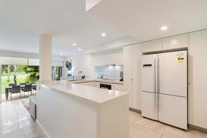 Oven, stovetop, dishwasher, coffee/tea maker