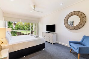 2 bedrooms, iron/ironing board, free WiFi