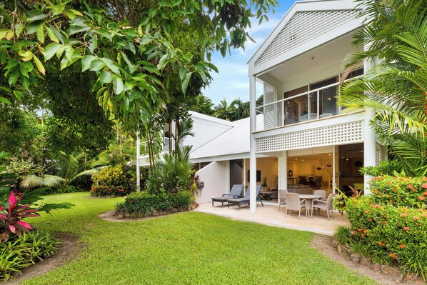 Property grounds - Mirage Resort Villa 422 with access to Sheraton Facilities (Port Douglas)