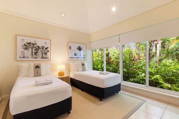 3 bedrooms, iron/ironing board, free WiFi