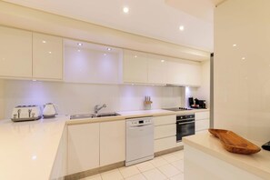 Oven, stovetop, dishwasher, coffee/tea maker