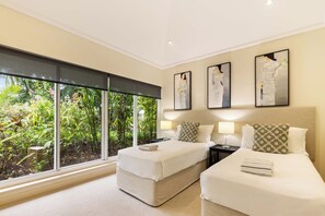 3 bedrooms, iron/ironing board, free WiFi