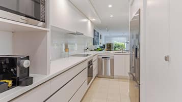 Oven, stovetop, dishwasher, coffee/tea maker