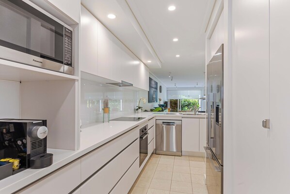 Oven, stovetop, dishwasher, coffee/tea maker