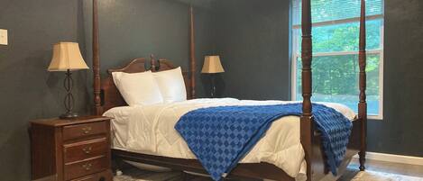 5 habitaciones, tabla de planchar con plancha, wifi y ropa de cama