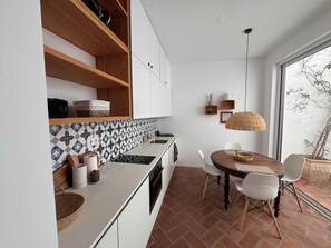 Oven, stovetop, coffee/tea maker, electric kettle - Your Boutique Hideaway for Couples in Old Town Tavira (Tavira)