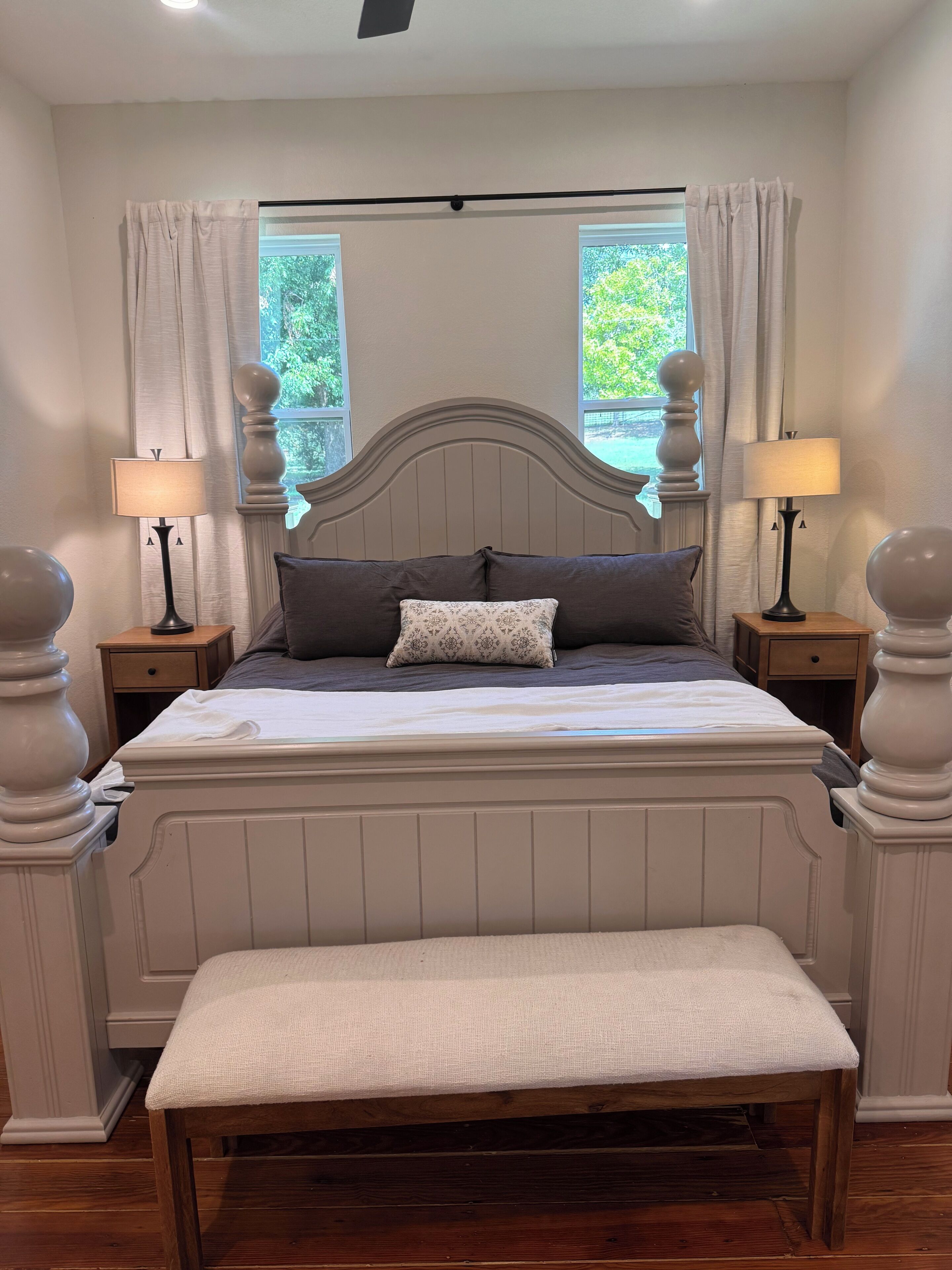 3 bedrooms, bed sheets