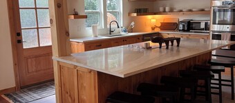 Emma Sue-walking distance to Red River Station