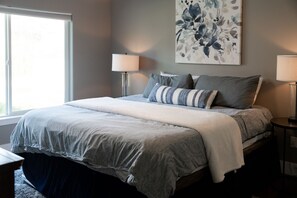 5 bedrooms, iron/ironing board, WiFi, bed sheets