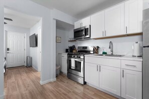 Fridge, microwave, oven, stovetop - Comfy Unit in Chandler, Arizona (Chandler)