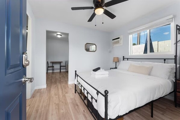 1 bedroom, iron/ironing board, WiFi, bed sheets - Comfy Unit in Chandler, Arizona (Chandler)