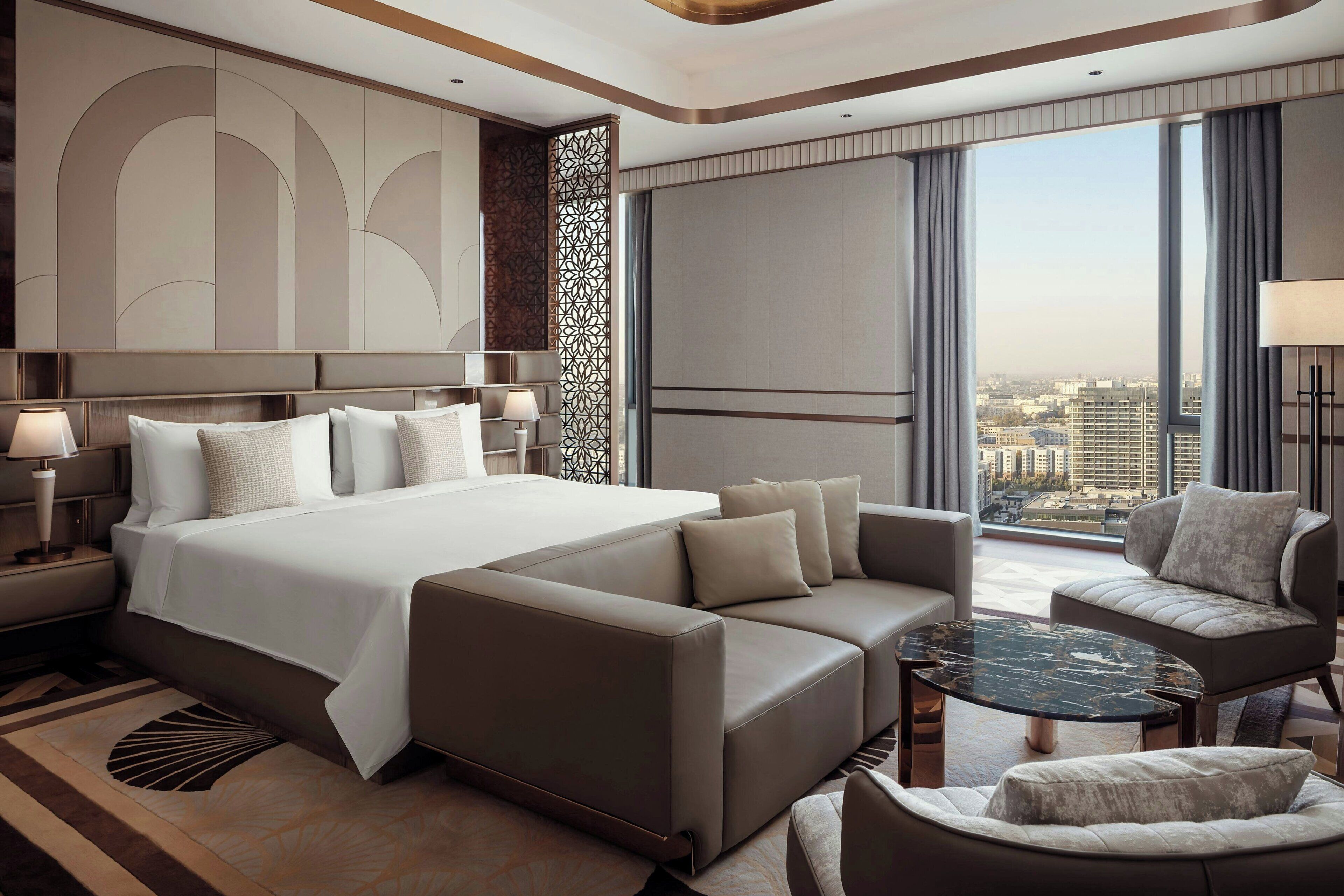 Deluxe Room, 1 King Bed, Balcony, City View | Premium bedding, down comforters, Tempur-Pedic beds, minibar