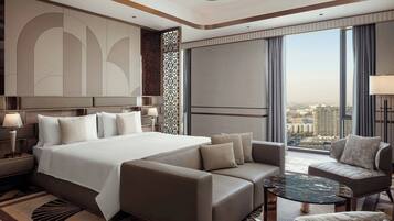 Deluxe Room, 1 King Bed, Balcony, City View | Premium bedding, down comforters, Tempur-Pedic beds, minibar