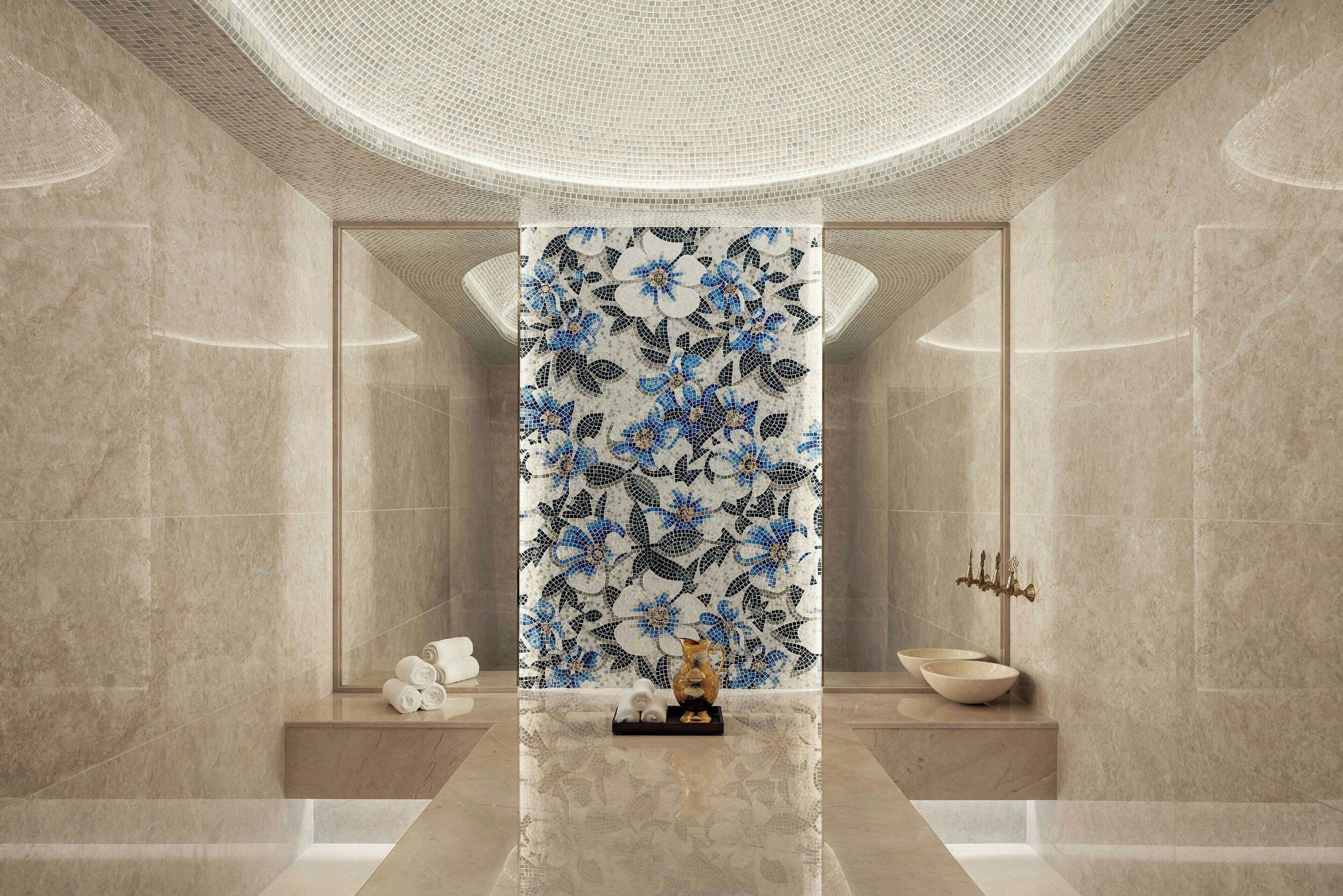 Couples treatment room(s), sauna, Turkish bath/hammam, body treatments