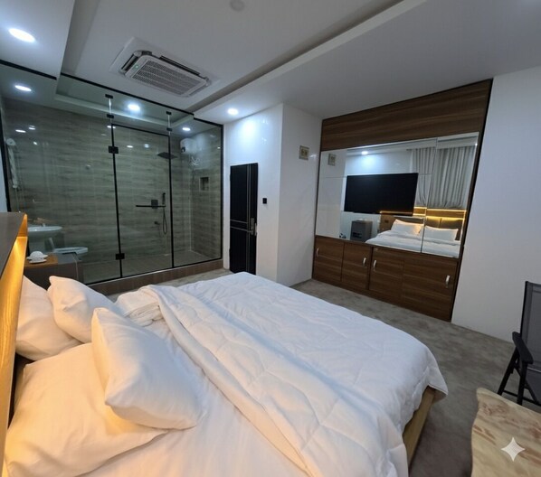 Luxury Double Room, City View