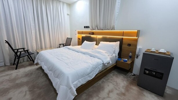 Unclassified image, 1 of 16, button - Dimple Travelodge (Lekki)