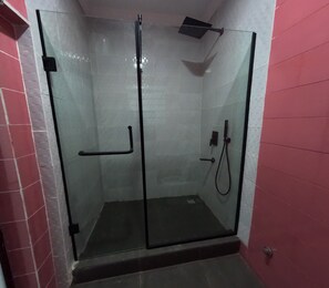 Superior Single Room | Free WiFi - Dimple Travelodge (Lekki)