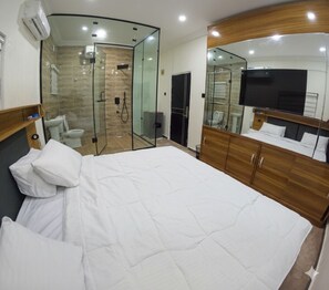 Deluxe Double Room | Free WiFi - Dimple Travelodge (Lekki)