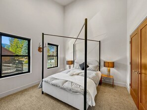 3 عدّة غرف نوم ومكتب وواي فاي وملاءات أسرّة