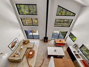 TV, peis og kontorer