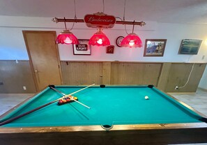 Game room - Navigator House - Gold Beach, Oregon (Gold Beach)