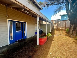 Exterior - Navigator House - Gold Beach, Oregon (Gold Beach)