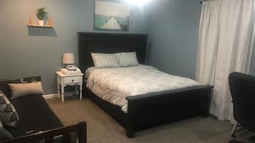 Desk, iron/ironing board, WiFi, bed sheets