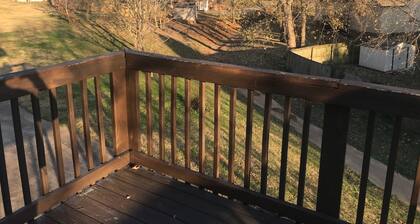 Cozy 3-bedroom house located near downtown Clarksville