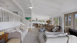 Living area - Treetops - Family House (AVOCA BEACH)