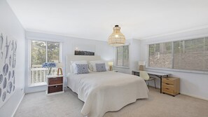 5 bedrooms, iron/ironing board, Internet, bed sheets - Treetops - Family House (AVOCA BEACH)