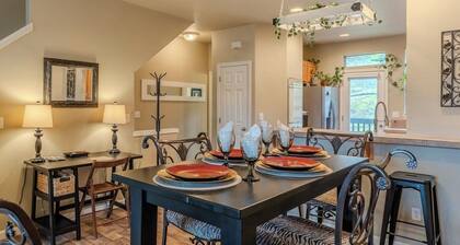 3-Min walk to McMenamins Edgefield