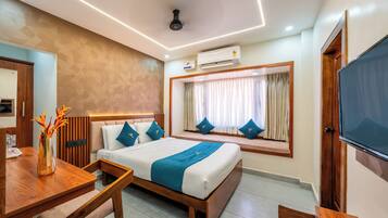 Desk, laptop workspace, soundproofing, iron/ironing board