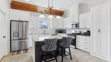 Mikroaaltouuni, uuni, liesi, astianpesukone