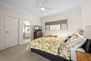 4 bedrooms, iron/ironing board, free WiFi, bed sheets
