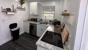 Coffee/tea maker, fridge, microwave, stovetop