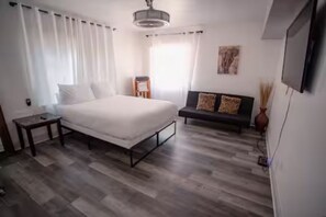 Iron/ironing board, Internet, bed sheets