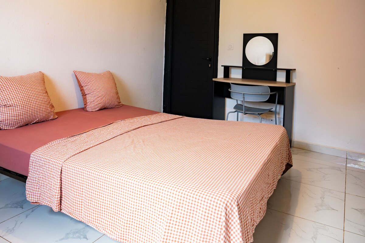 Deluxe Apartment, 2 Bedrooms, City View | Blackout drapes, soundproofing, iron/ironing board, WiFi (free)