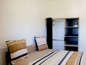 Deluxe Apartment, 4 Bedrooms, City View | Blackout drapes, soundproofing, iron/ironing board, free WiFi