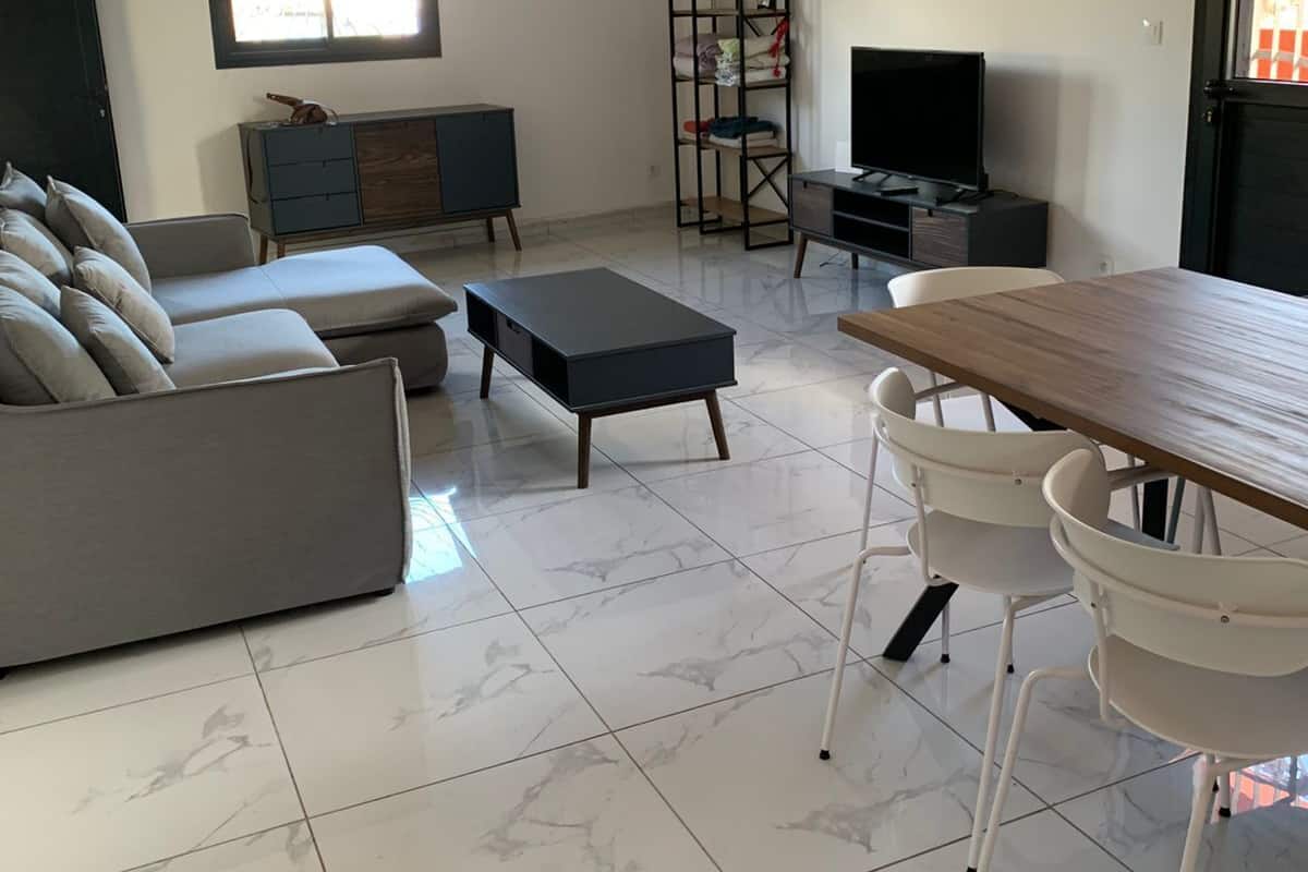 Deluxe-Apartment, 2 Schlafzimmer, Stadtblick | Wohnbereich