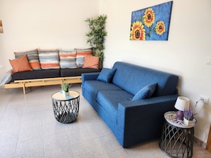 Living area - Centrally Located Home with View (Santa Domenica Talao)