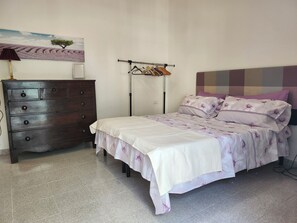 1 bedroom, Internet, bed sheets - Centrally Located Home with View (Santa Domenica Talao)