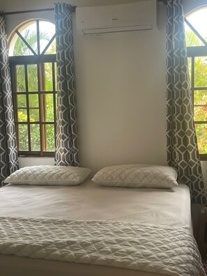 2 bedrooms, desk, iron/ironing board, WiFi