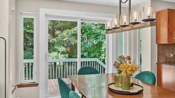 Comfort Condo, Golf View | Makan dalam bilik