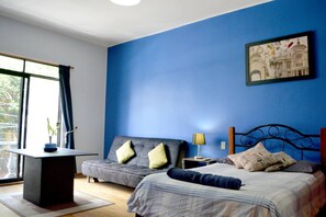 5 bedrooms, desk, iron/ironing board, WiFi