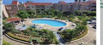 
Breathtaking beach view apartment!  6 min. walk to shopping, restaurants, banks