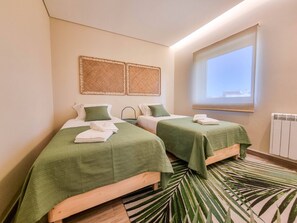 2 bedrooms, iron/ironing board, travel cot, free WiFi