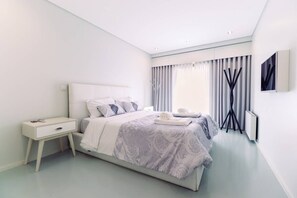 2 bedrooms, iron/ironing board, internet, bed sheets - River Town View - next to the beach with a view (Viana do Castelo)