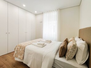 1 bedroom, iron/ironing board, travel cot, free WiFi